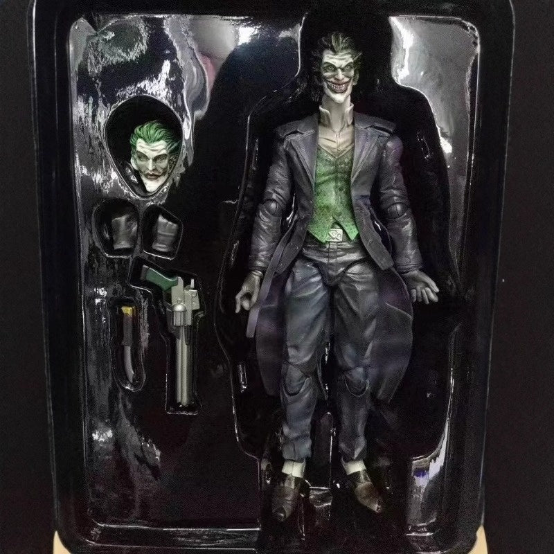 WB Warner Autorizovana PA Modifikovana Akciona Figura Džoker iz Arkham Origins, Napravljena od PVC Materijala, Klasični Filmski Kolekcioki Predmet, Veliki Ukras za Radni Sto za Kućišta Računara, Savršen Izbor za Rođendanske Poklone, Prazničnu Kupovinu